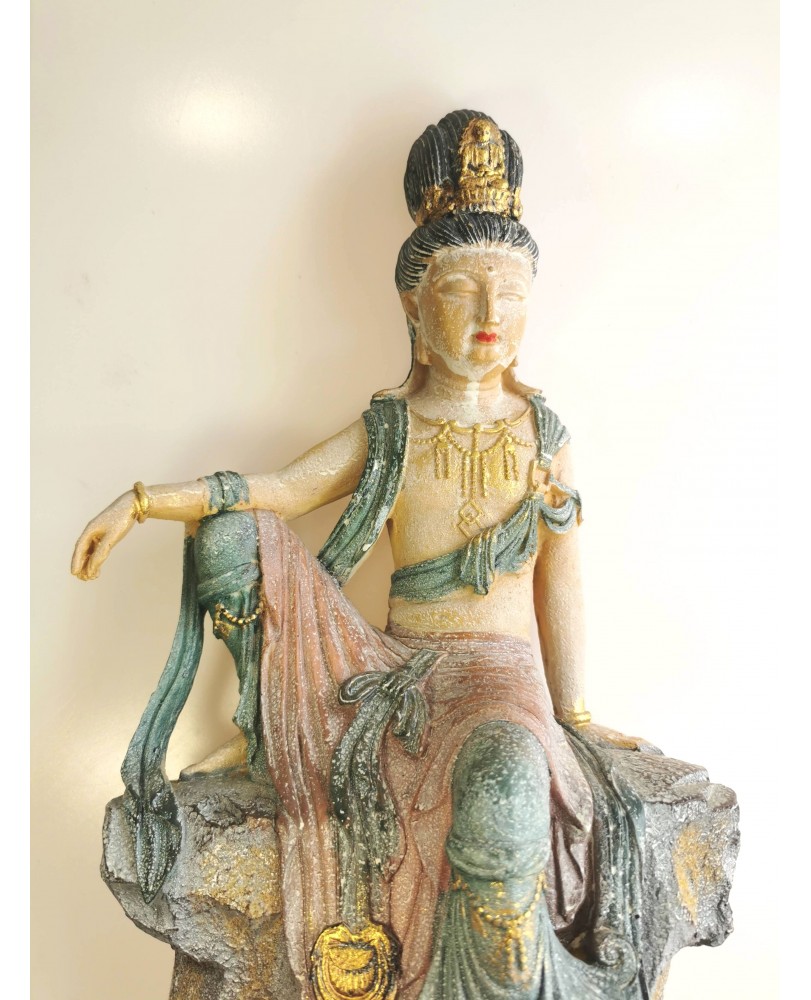 Kuan Yin-Moon Emperrando Escultura, Fine Artistry, Acabamento Marrom De  Madeira, Elegância Clássica Intemporal